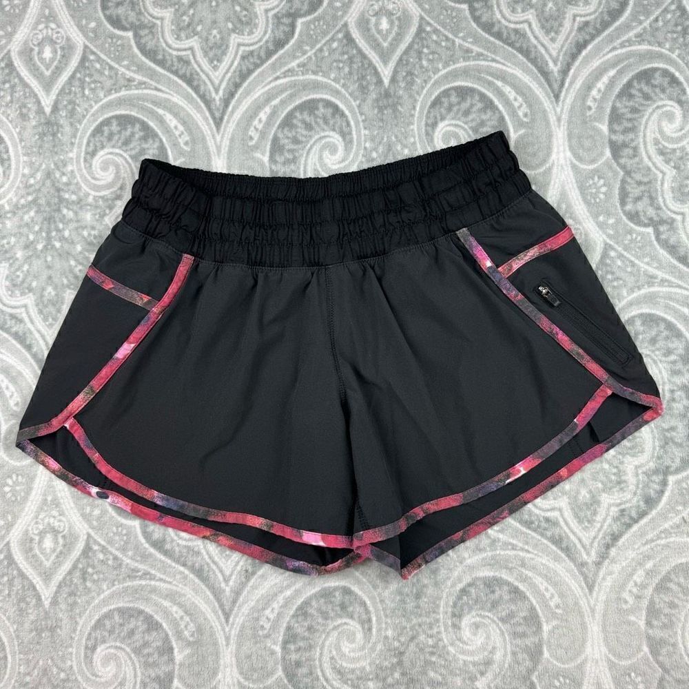 Womens Lululemon Tracker Short - Picture 3 of 7